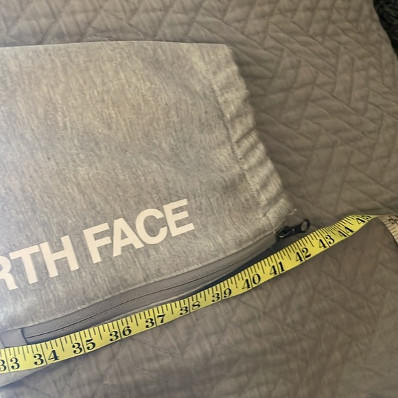 COPY - North Face Mens Tech Pant Jogger Tapered Leg Relaxed Fit - Picture 4 of 5